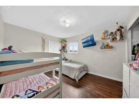 3058 NE Follett Street Roseburg OR 97470