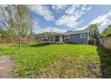 3058 NE Follett Street Roseburg OR 97470