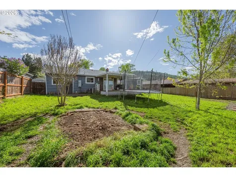 3058 NE Follett Street Roseburg OR 97470