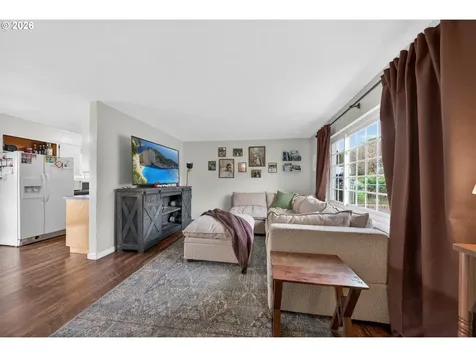 3058 NE Follett Street Roseburg OR 97470