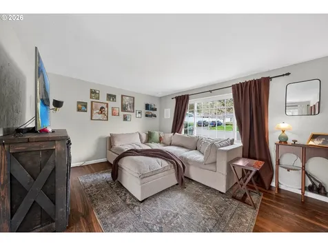 3058 NE Follett Street Roseburg OR 97470