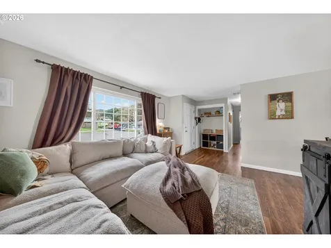 3058 NE Follett Street Roseburg OR 97470