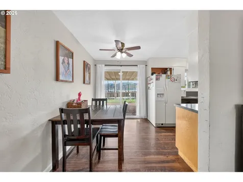 3058 NE Follett Street Roseburg OR 97470
