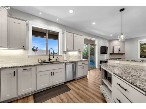 2217 NW 110th Circle Vancouver WA 98685