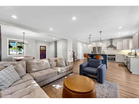 2217 NW 110th Circle Vancouver WA 98685
