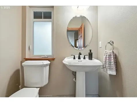 31801 SE 13th Circle Washougal WA 98671