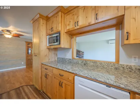 1660 34th Street Florence OR 97439