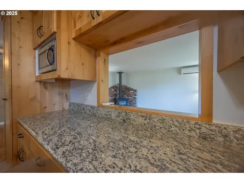 1660 34th Street Florence OR 97439