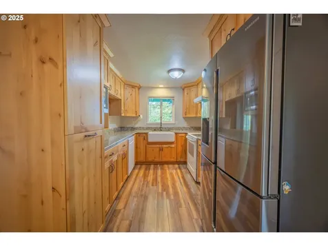1660 34th Street Florence OR 97439