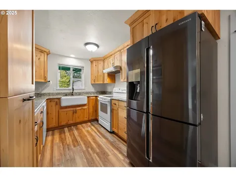 1660 34th Street Florence OR 97439