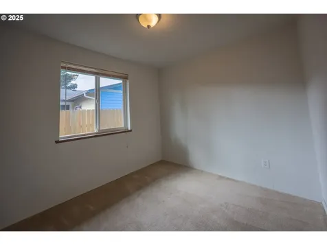 1660 34th Street Florence OR 97439