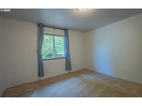 1660 34th Street Florence OR 97439