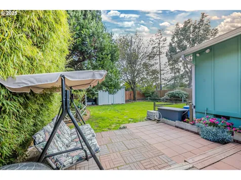 1660 34th Street Florence OR 97439