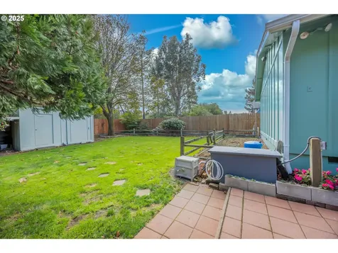 1660 34th Street Florence OR 97439