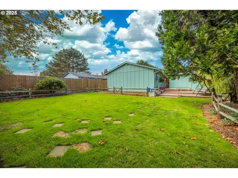1660 34th Street Florence OR 97439