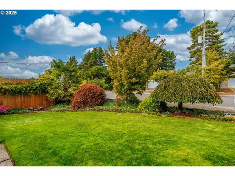 1660 34th Street Florence OR 97439