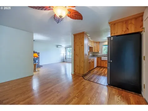 1660 34th Street Florence OR 97439