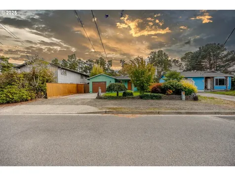 1660 34th Street Florence OR 97439