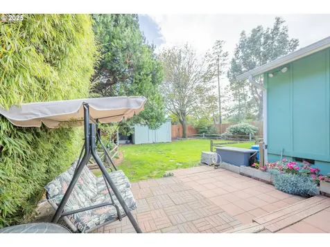 1660 34th Street Florence OR 97439