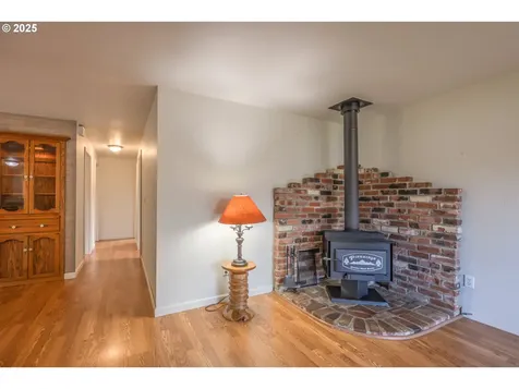 1660 34th Street Florence OR 97439