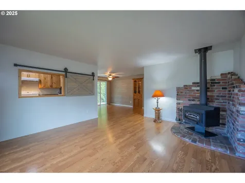 1660 34th Street Florence OR 97439