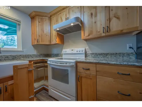 1660 34th Street Florence OR 97439