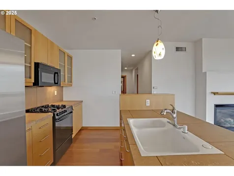 1030 NW Johnson Street Portland OR 97209