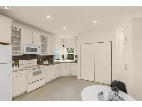 3753 SE Harrison Street Portland OR 97214