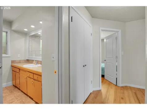 1022 NE 68th Street Vancouver WA 98665