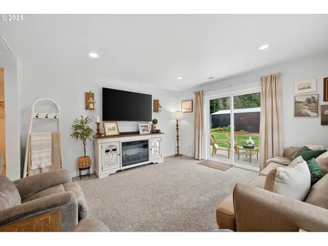 22194 S Beavercreek Road Beavercreek OR 97004