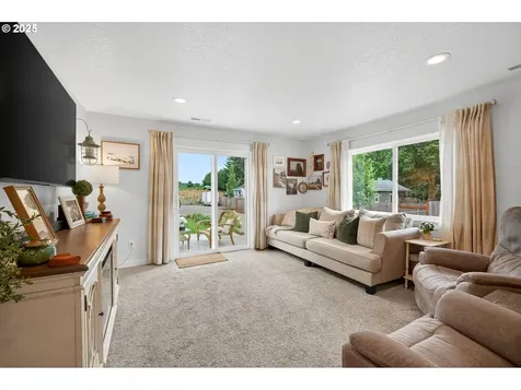 22194 S Beavercreek Road Beavercreek OR 97004