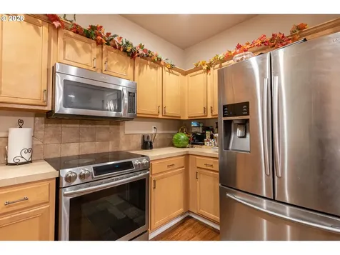 20721 NE Halsey Street Fairview OR 97024