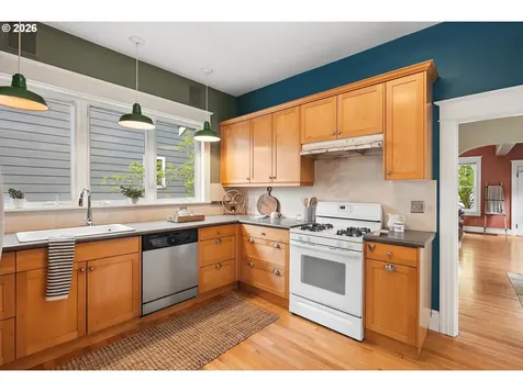 7904 SE Taylor Street Portland OR 97215