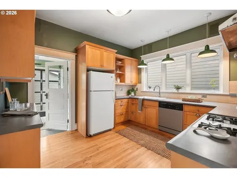 7904 SE Taylor Street Portland OR 97215