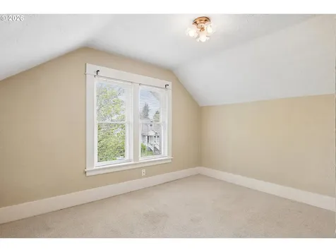 7904 SE Taylor Street Portland OR 97215