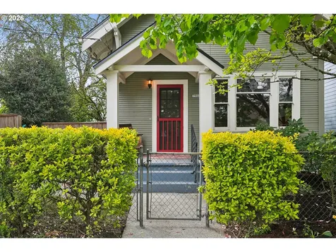 7904 SE Taylor Street Portland OR 97215