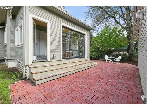 7904 SE Taylor Street Portland OR 97215