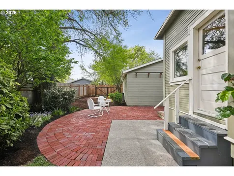 7904 SE Taylor Street Portland OR 97215