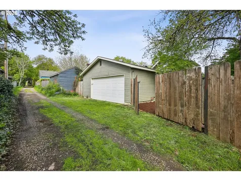 7904 SE Taylor Street Portland OR 97215
