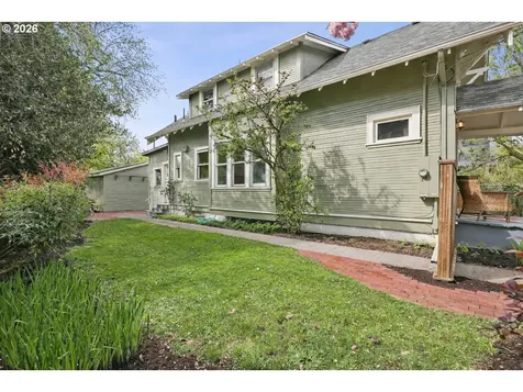 7904 SE Taylor Street Portland OR 97215