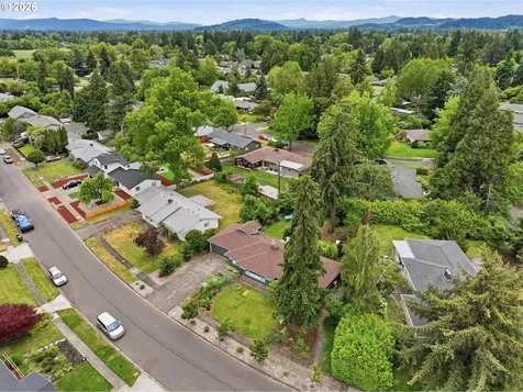2530 Sharon Way Eugene OR 97401