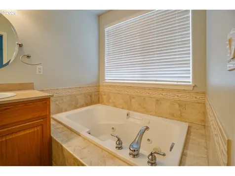 9819 NE 86th Street Vancouver WA 98662