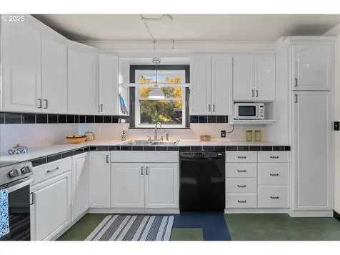 9707 N Van Houten Avenue Portland OR 97203
