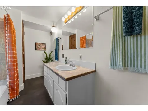 9707 N Van Houten Avenue Portland OR 97203