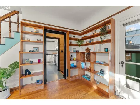 9707 N Van Houten Avenue Portland OR 97203
