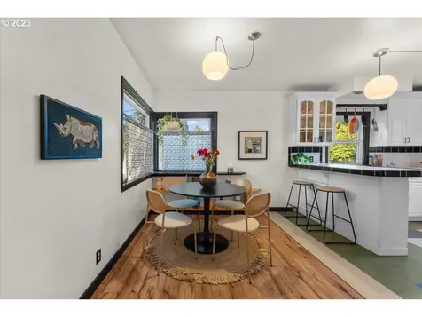9707 N Van Houten Avenue Portland OR 97203