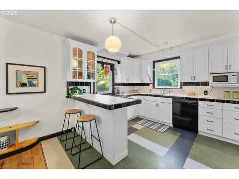 9707 N Van Houten Avenue Portland OR 97203