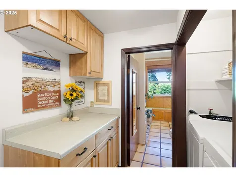 2375 Madison Street Eugene OR 97405