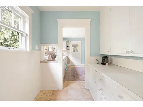 6501 SE Morrison Street Portland OR 97215