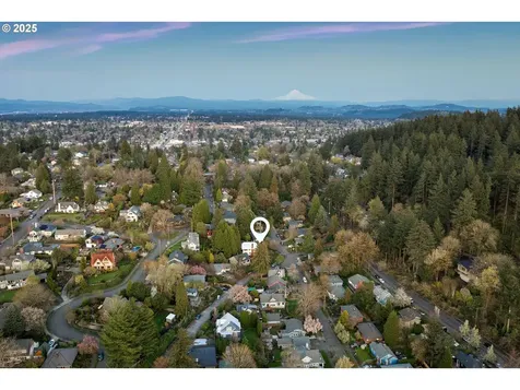 6501 SE Morrison Street Portland OR 97215